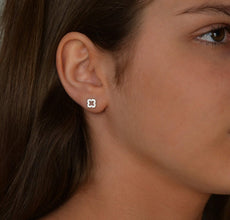 Minimalist lucky necklace